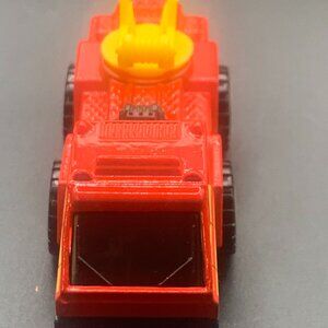 HOTWHEELS FIRE TRUCK UNIT 31 WITHOUT LADDER